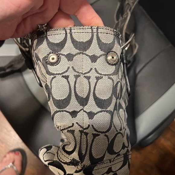 Coach - Picture 5 of 5